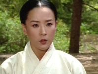 배우 강수연, 압구정동 자택서 심정지 상태로 발견