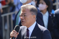 문재인 주민들과 ...막걸리 한 잔도 나누고 경로당도 방문하겠다