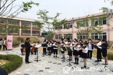 증평여자중학교, 교육 3주체 함께 행복한 등굣길 음악회 열어