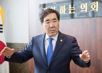민주당 탈당 송춘규 의장·김안나 의원 국힘 입당