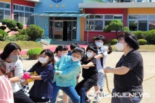 청주 대길초등학교, 2022학년 5월 학생자치회 협동 줄다리기 눈길