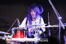 [GJ포토] 롤링쿼츠 영은, 신들린 드럼 연주(클럽 파티X팬미팅)