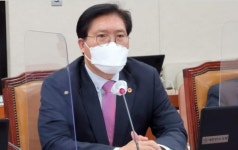 송석준 의원, 스마트팜 인성교육 이천시 대월초 수업참관