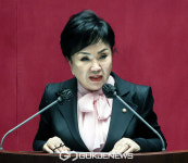 인사말하는 최영희 의원