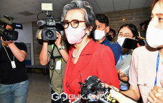 이양희 중앙윤리위원장 결과 발표후 국회 떠나
