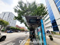 강남구 한복판 버스정류장 안내판은 무용지물?