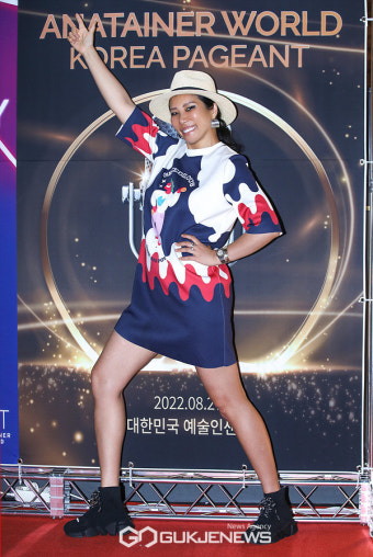 [GJ포토] 박윤희 디자이너, '그리디어스가 아나테이너월드를 응원합니다'