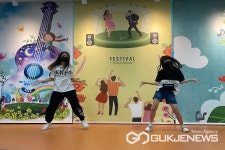 청주 단재초등학교, 학생자치회 등굣길 버스킹 행사 실시