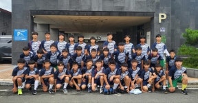 시사매거진, 배재중 축구부에 생수 후원