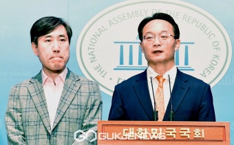 국민의힘 당헌개정 관련 기자회견 하는 하태경,조해진 의원