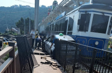 부산 해운대 해변열차-택시 충돌사고 차단기 못 봤다