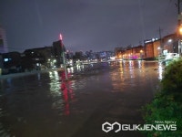 폭우로 침수된 목감천