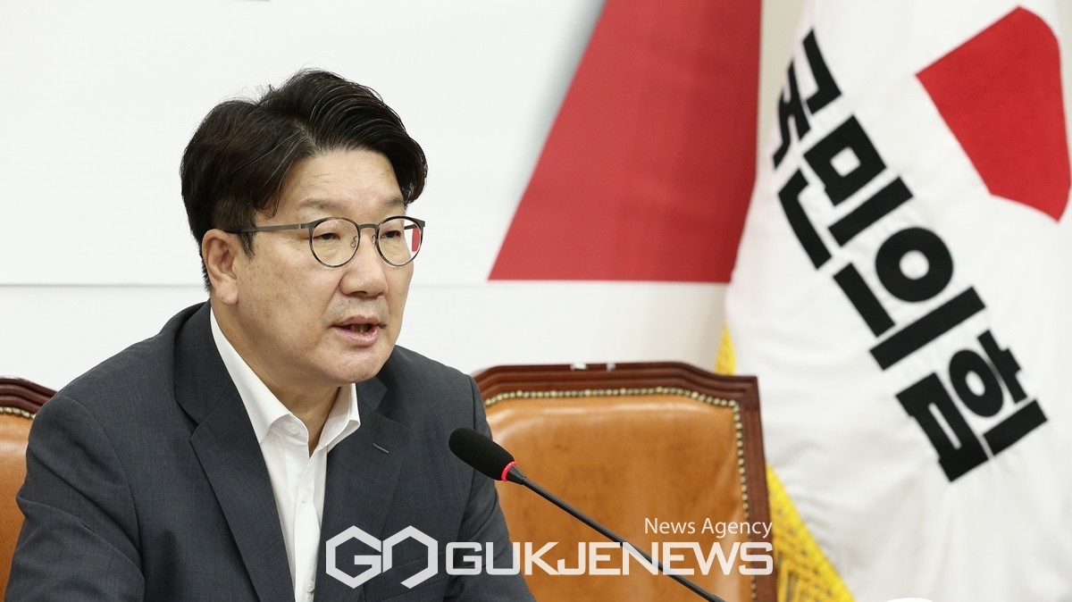 한국 정치판을 뜨겁게 달구는 대표들, 권성동-이재명 대화에서 국정안정 위한 협의 의지 확인