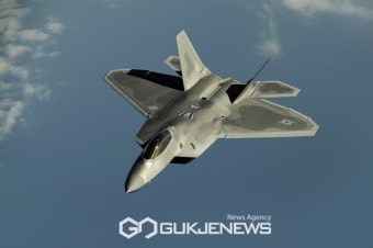 [속보] 경기 화성, 공군 제10전투비행단 수원기지 F-4E 전투기 추락