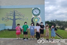 청주 대길초등학교, 학생들 희망 학교 명상 숲 앞 시계탑 설치