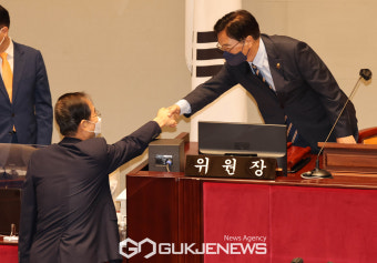 인사하는 한덕수-우원식