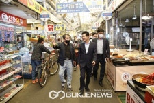 김태우 강서구청장… 현장 소통으로 전통시장 살리기 나서