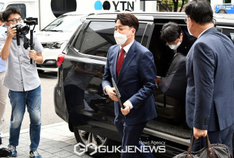이준석 전 대표, 가처분 심문 출석