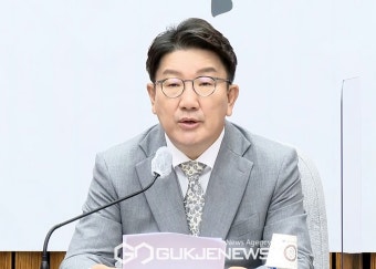 [속보]'영빈관 철회' 관련 권성동 