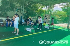옥천 청산초등학교, 골프연습장 인기