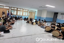 청주 가덕초중학교, 미니 음악회 열어