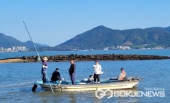 사천시, 수산자원조성용 어린 바지락 방류