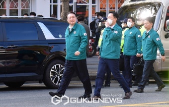 이태원 핼러윈 사고 현장 찾은 윤석열 대통령