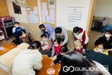 진천 백곡초등학교, 노인정 방문 봉사활동 전개