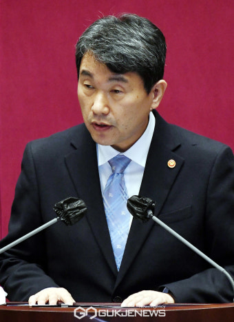 인사말하는 이주호 교육 부총리