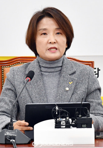 발언하는 이은주 정의당 원내대표