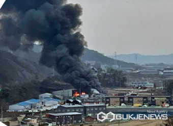 [현장포토] 경기도 화성 폐기물공장 화재 발생