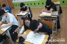 청주 봉명초등학교, 1교실 2교사제 맞춤형 교육 실시