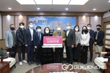 충북대 동물병원에 박효영 작가, 3000만원 상당 작품 기증