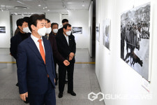 진주시청 갤러리 진심 1949에서 옛 진주시의 정취를