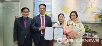 [포토] (주)명성테크, 광주시 광남고등학교 학생에게 장학금 전달