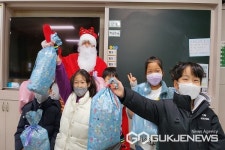 영동 구룡초등학교, 크리스마스 산타 봉사활동 운영