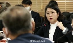 질의하는 용혜인