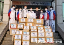 [포토] 이천유나이티드태권도장, 증포동에 사랑의 라면 50박스 기탁