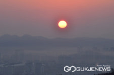 진주시 중앙동, 비봉산 대봉정에서 해맞이 행사