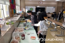 청주 낭성초등학교, 1일 카페 매출액 전액 이웃돕기 성금 기부