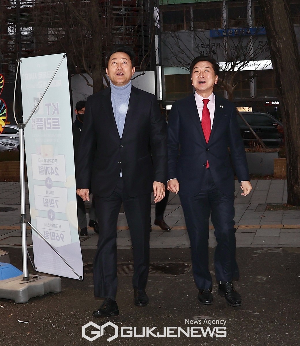 홍준표, 오세훈과의 만찬 회동…약자 지원과 중도 표심 경쟁 예고