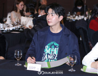 [GJ포토] 심사하고 있는 아르템스튜디오 김유한 대표(대한민국 드레스페스티벌)