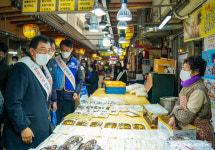 주낙영 경주시장, 전통시장서 설 장보며 상인들 응원