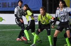 '골때녀' FC탑걸 김보경·채리나 활약에 후반전 4-2 앞서