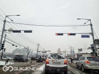 [국제포토] 연일 강추위, 빙판길 안전운전 하세요