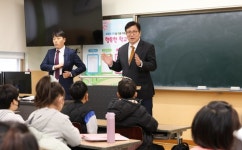 [포토] 도성훈 인천광역시교육감, 실내 마스크 의무 해제 첫날 원동초 현장 방문