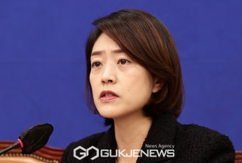 발언하는 고민정 최고위원