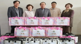 [포토] 풍기읍지역사회보장협의체, 초등학교 입학 축하 선물꾸러미 전달