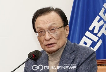 발언하는 이해찬 상임고문