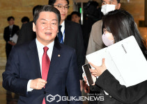 본회의 참석하는 안철수 의원